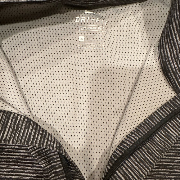 Nike Pullover - Picture 2 of 3